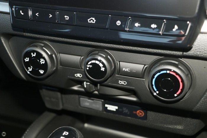 2023 Mazda BT-50 XS