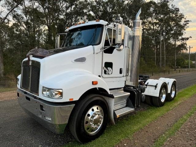 2013 Kenworth T359 Daycab, Cummins Isme5, 18Sp