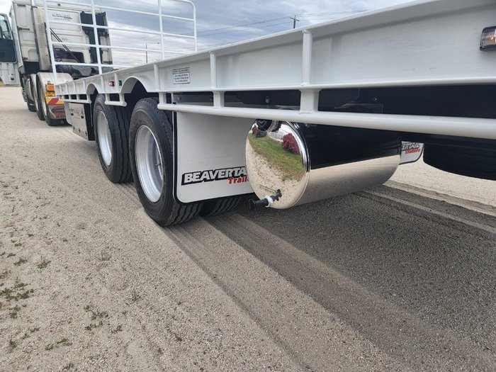 2025 Beavertail Tandem Axle Pig Trailer