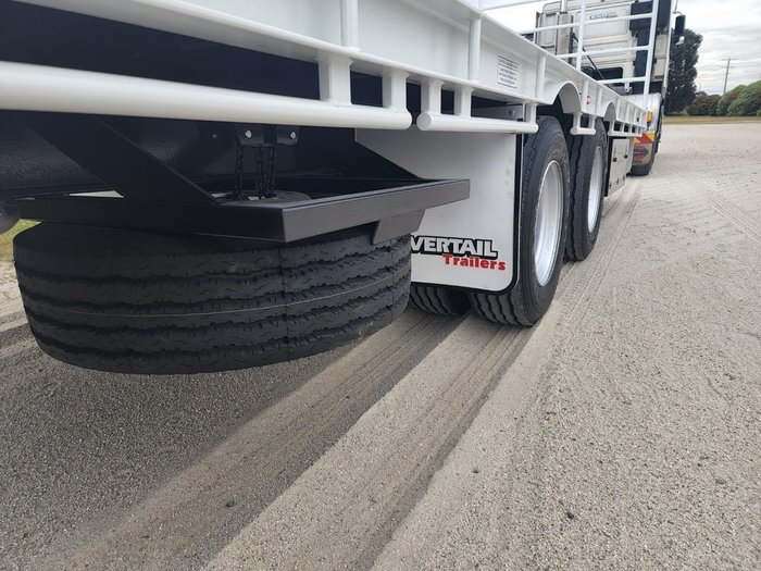 2025 Beavertail Tandem Axle Pig Trailer