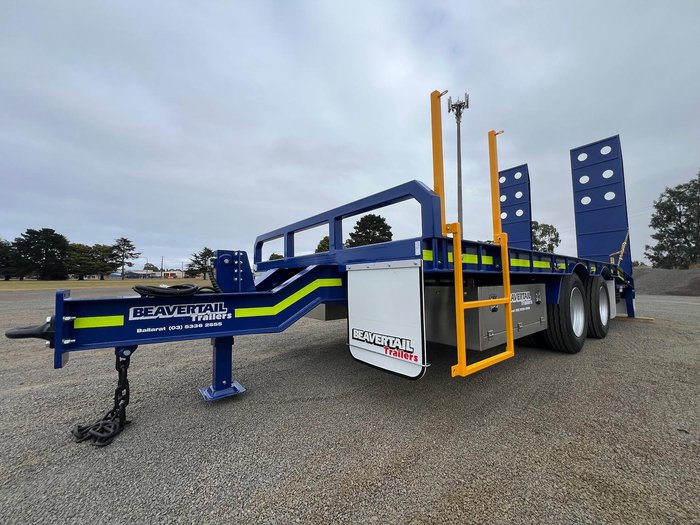 2025 Beavertail Tandem Axle Pig Trailer