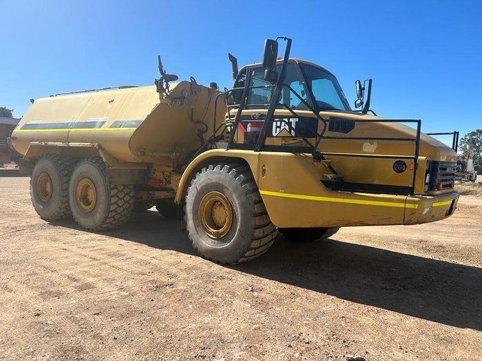 2010 Caterpillar 740