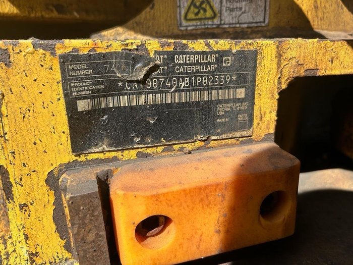 2010 Caterpillar 740