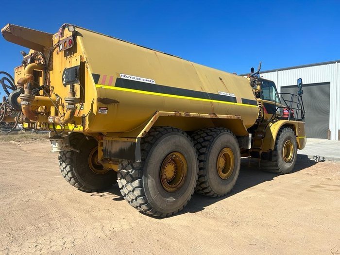 2010 Caterpillar 740