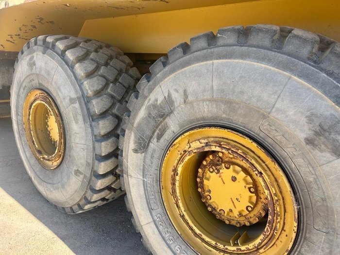 2010 Caterpillar 740