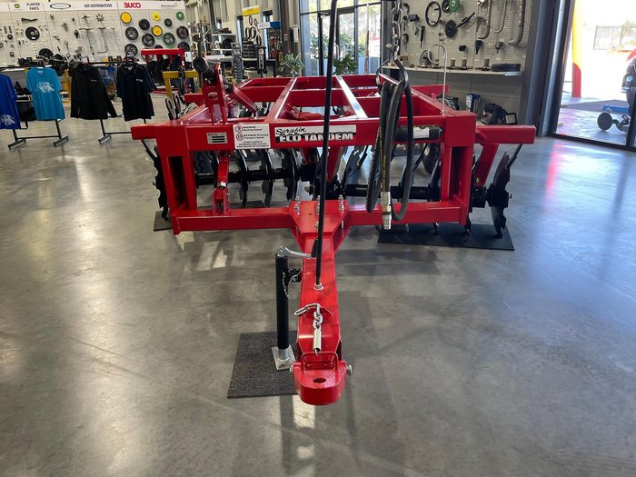 0 SERAFIN ECO TANDEM 28 PLATE DISC PLOUGH NEW RED
