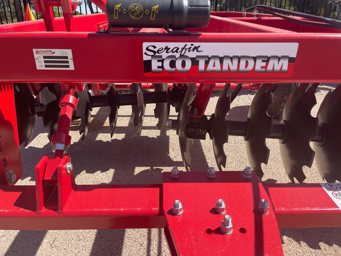 0 SERAFIN ECO TANDEM 28 PLATE DISC PLOUGH NEW RED