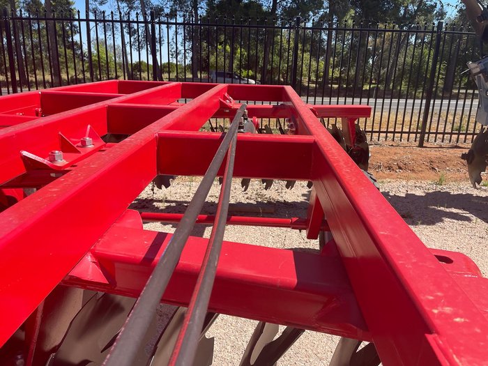 0 SERAFIN ECO TANDEM 28 PLATE DISC PLOUGH NEW RED