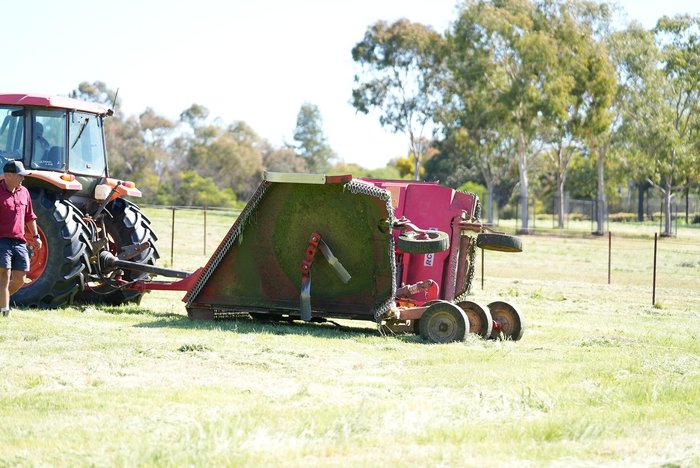 0 Tatu Rc2 4500 Heavy Duty Trailing Folding Slasher RED