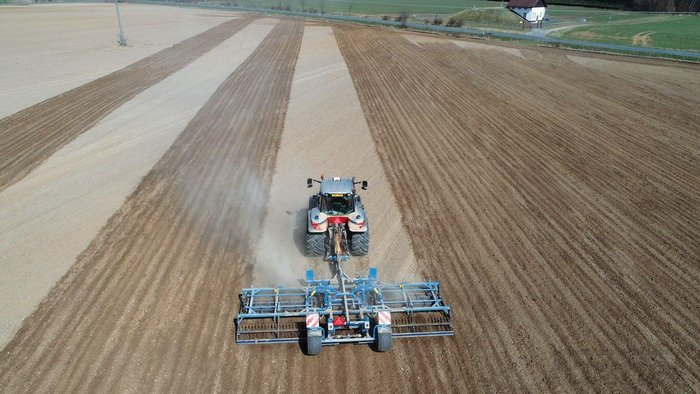 0 FARMET KOMPACTOMAT K 600 PS PRE SOWING CULTIVATOR RED