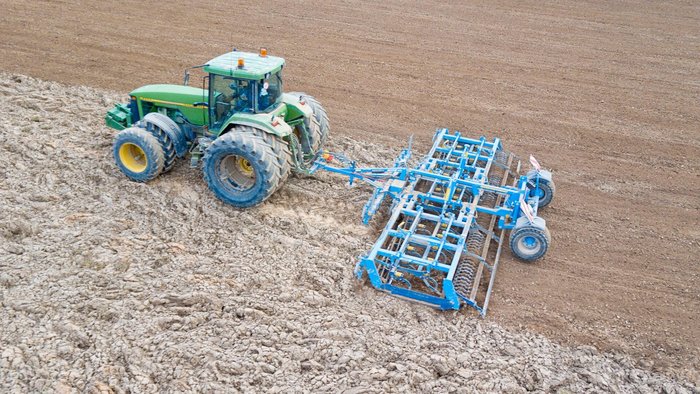 0 FARMET KOMPACTOMAT K 600 PS PRE SOWING CULTIVATOR RED