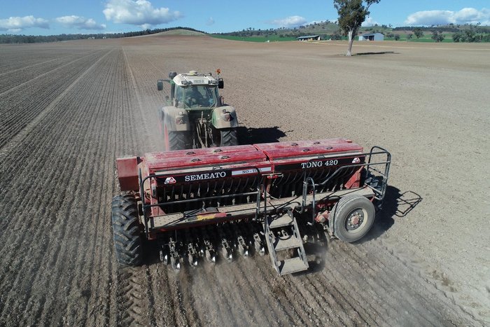 0 SEMEATO TDNG 420 DOUBLE DISC SEEDER NEW RED