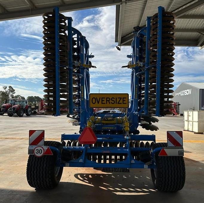 0 2024 FARMET SOFTER 8PS TRAILING SPEED DISC +V ROLLER EX DEMO BLUE