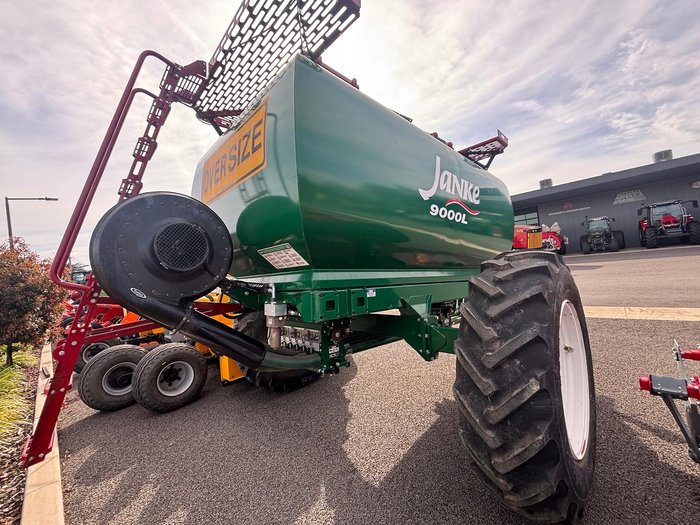 JANKE 9000L AIR MASTER TRAILING AIR CART