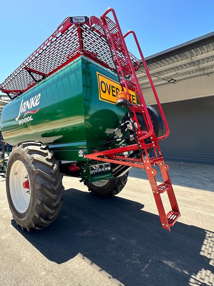 0 JANKE 9000L AIR MASTER TRAILING AIR CART