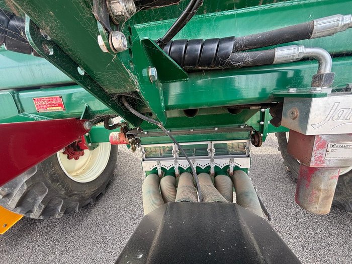 JANKE 9000L AIR MASTER TRAILING AIR CART