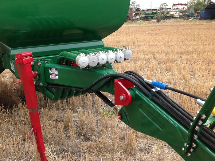 0 JANKE 9000L AIR MASTER TRAILING AIR CART