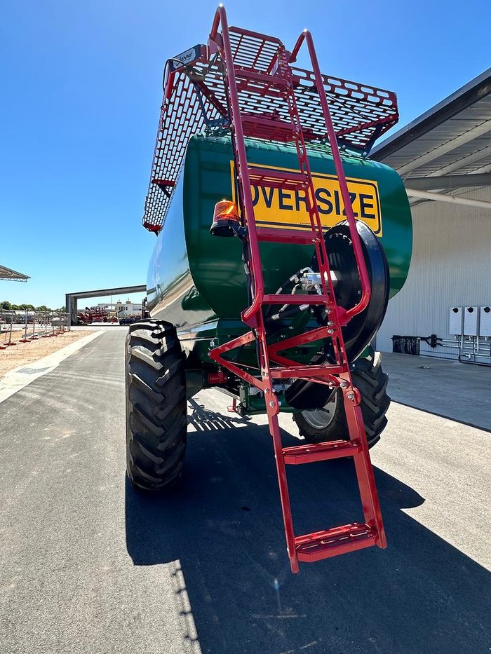 0 JANKE 9000L AIR MASTER TRAILING AIR CART