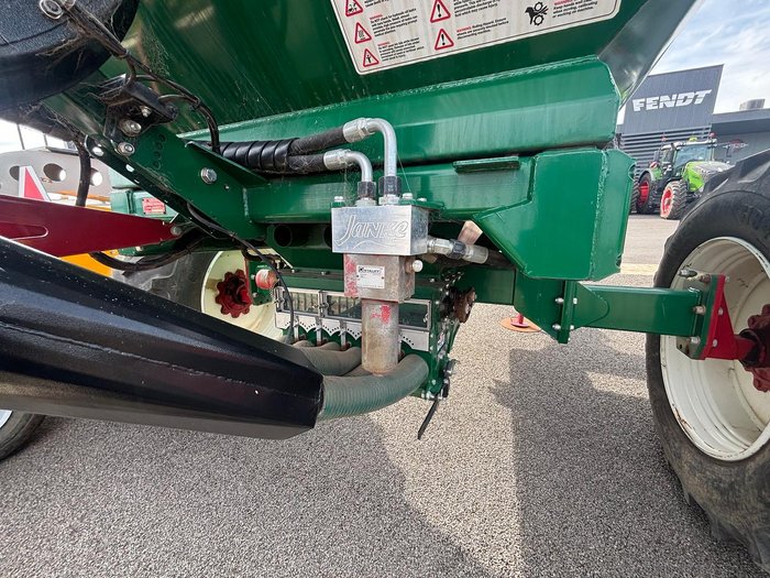 JANKE 9000L AIR MASTER TRAILING AIR CART