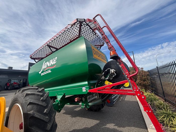 0 JANKE 9000L AIR MASTER TRAILING AIR CART