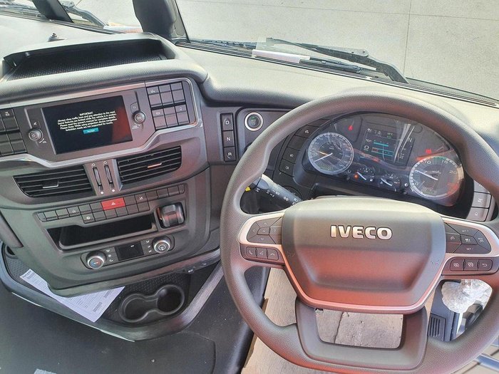 2023 Iveco S-Way AS700 WHITE