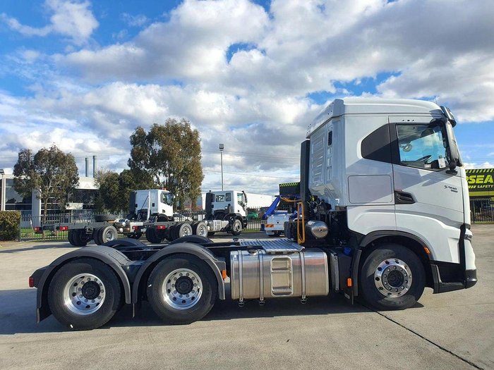 2023 Iveco S-Way AS700 WHITE