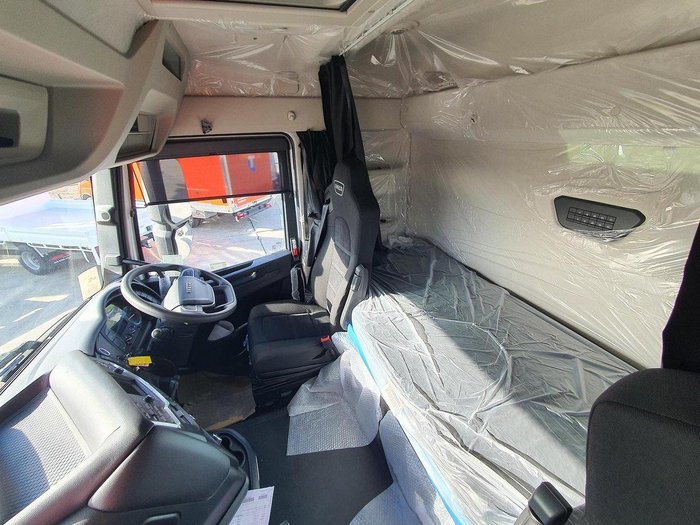 2023 Iveco S-Way AS700 WHITE