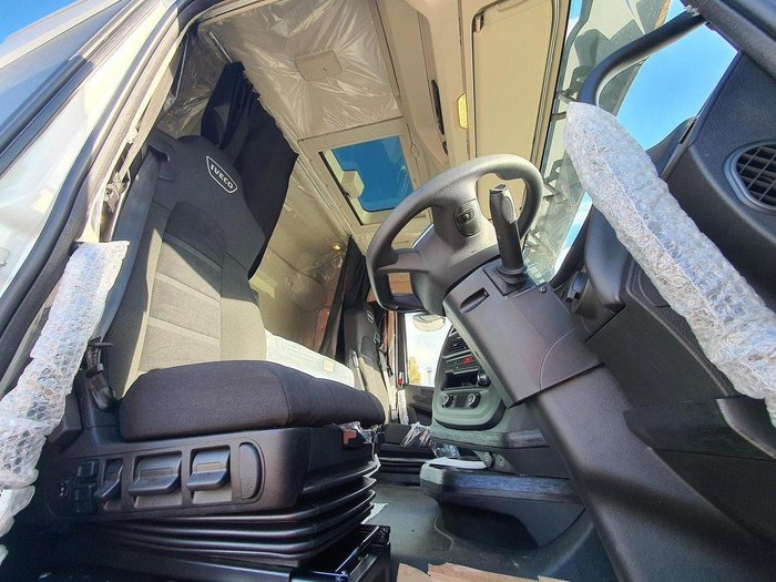 2023 Iveco S-Way AS700 WHITE