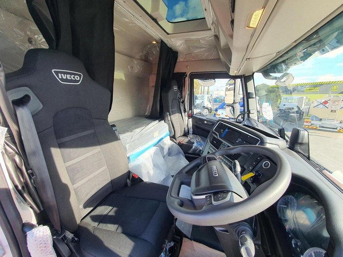 2023 Iveco S-Way AS700 WHITE