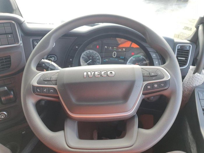 2023 Iveco S-Way AS700 WHITE