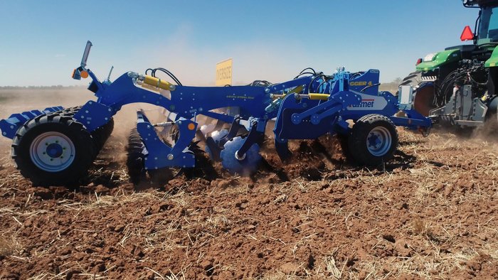 2023 FARMET DIGGER 4P FERT + COMPACT HALF CARRIED DEEP RIPPER DEMO BLUE