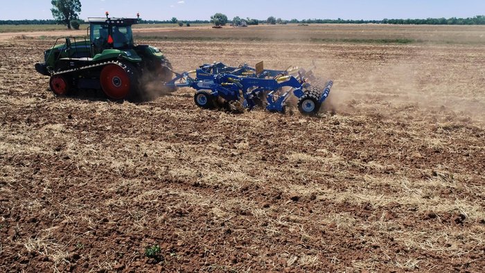 2023 FARMET DIGGER 4P FERT + COMPACT HALF CARRIED DEEP RIPPER DEMO BLUE