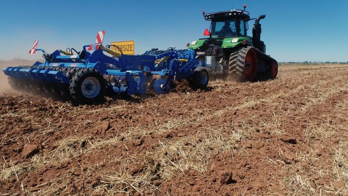 2023 FARMET DIGGER 4P FERT + COMPACT HALF CARRIED DEEP RIPPER DEMO BLUE