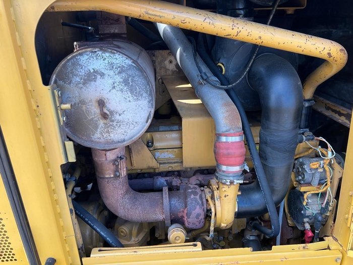 2011 Caterpillar 16M 