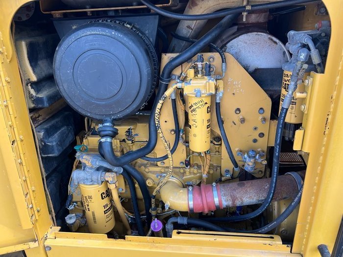 2011 Caterpillar 16M 
