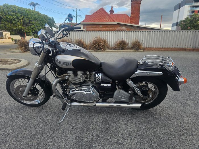 2002 Triumph America Black