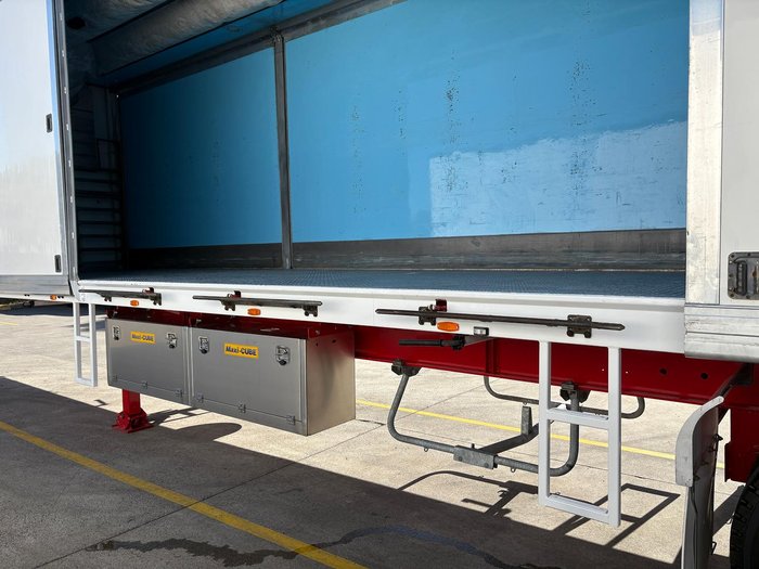 2016 Maxitrans St3 22 Pallet Slide A Side (3 Door)