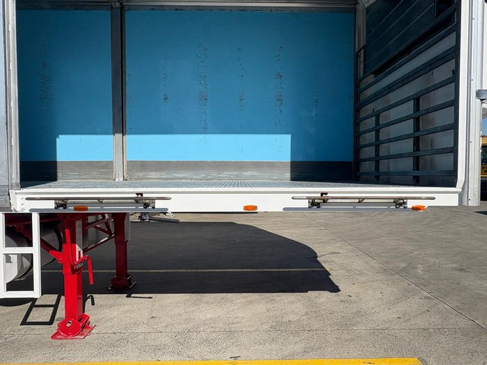 2016 Maxitrans St3 22 Pallet Slide A Side (3 Door)
