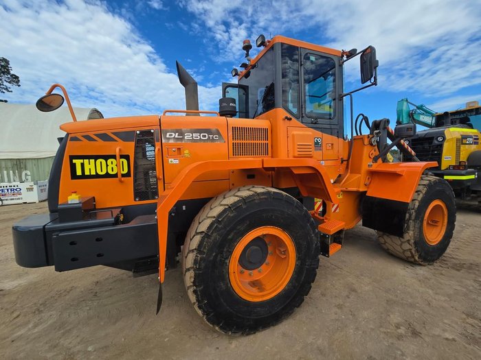 2021 Doosan Dl250tc Orange
