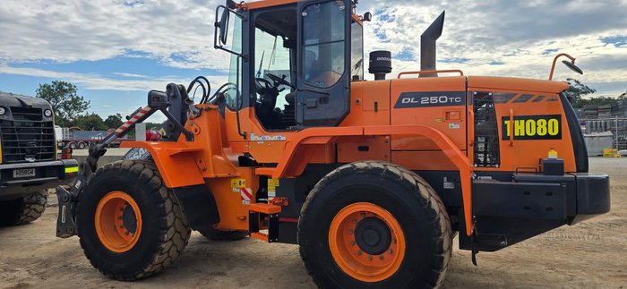 2021 Doosan Dl250tc Orange