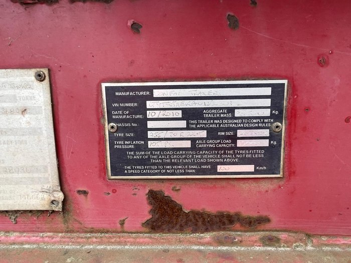 2010 CONFAB 11.6M Tri/A Step Deck Log Trailer