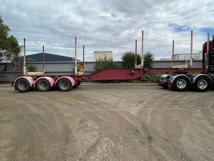 2010 CONFAB 11.6M Tri/A Step Deck Log Trailer