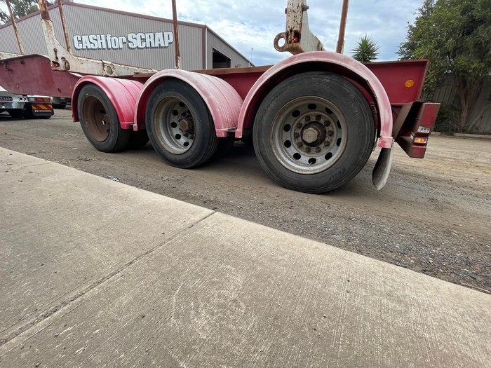 2010 CONFAB 11.6M Tri/A Step Deck Log Trailer