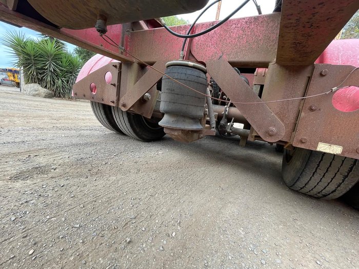 2010 CONFAB 11.6M Tri/A Step Deck Log Trailer