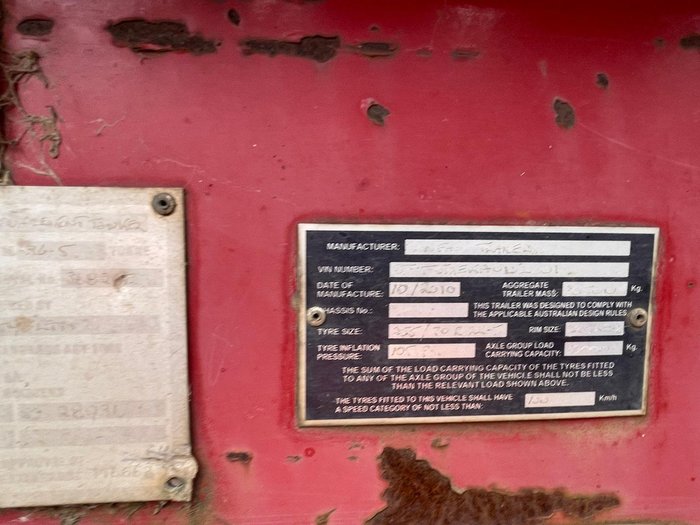 2010 CONFAB 11.6M Tri/A Step Deck Log Trailer