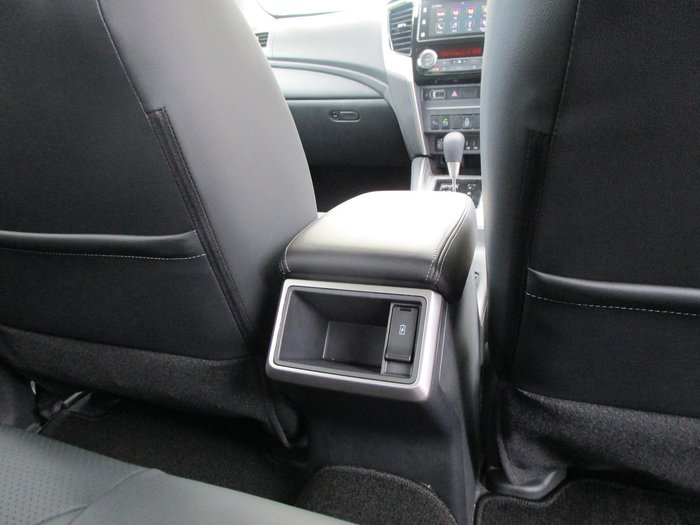 2023 Mitsubishi Triton Xtreme