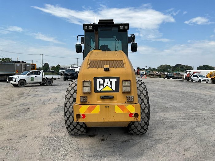 2017 Caterpillar Cs56b