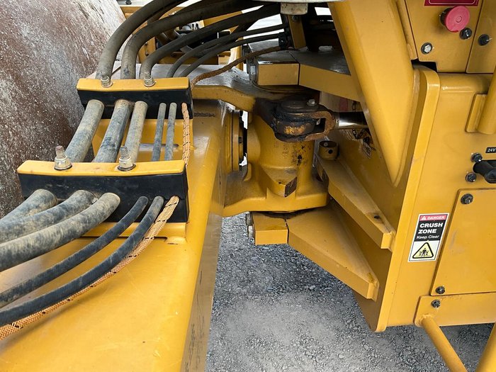 2017 Caterpillar Cs56b