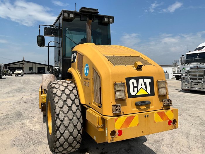 2017 Caterpillar Cs56b
