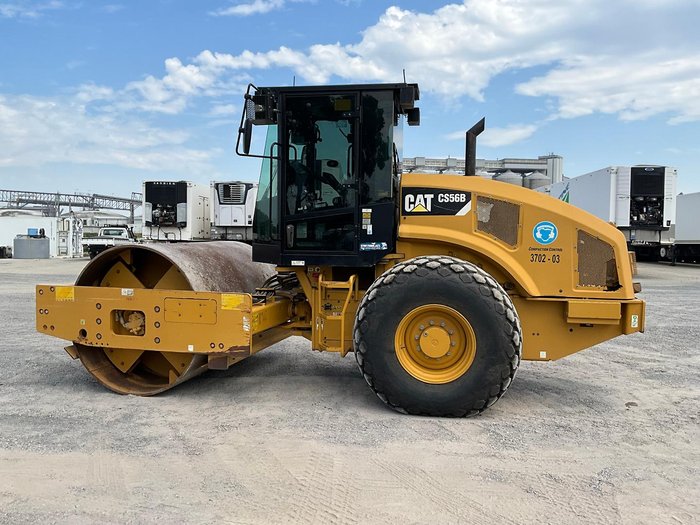 2017 Caterpillar Cs56b